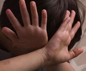 Bác sĩ về hưu dâm ô bé trai 16 tuổi tại phòng khám tư