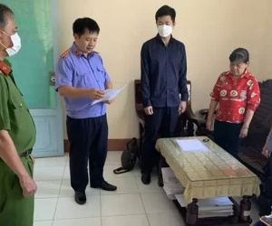 Chiếm đoạt tiền đương sự nộp, nguyên chi cục trưởng thi hành án bị bắt