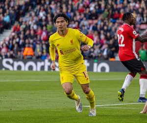 Ngược dòng hạ Southampton, Liverpool kéo dài cuộc đua vô địch tới vòng cuối