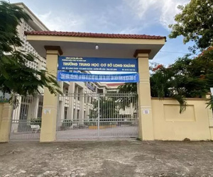 Công an điều tra vụ Phó hiệu trưởng bị tố sờ ngực nữ sinh