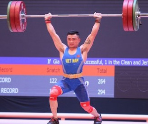 Cả họ Lại Gia lên Hà Nội cổ vũ cho con em giành vàng SEA Games