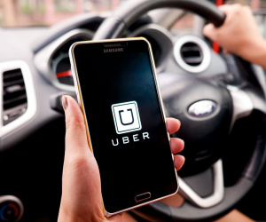 Vợ và nhân tình gọi Uber tới khách sạn, không ngờ tài xế chính là... người chồng bị 'cắm sừng'
