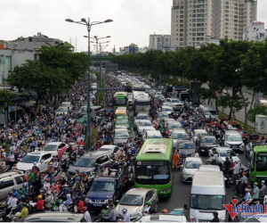 Ùn tắc kinh hoàng, nghìn xe nối dài kẹt cứng suốt 2 giờ ở TP.HCM