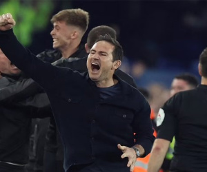 Everton trụ hạng sau màn ngược dòng điên rồ, Burnley và Leeds tranh vé xuống hạng