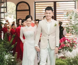 Bồ cũ Quang Hải khoe ảnh nét căng đám cưới diễn viên nổi tiếng