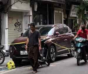 Điều tra nam thanh niên rút súng dọa bắn người trên phố cổ Hà Nội