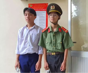 Thiếu tiền chơi game, 2 thiếu niên giả công an đi thu tiền tiệm cầm đồ