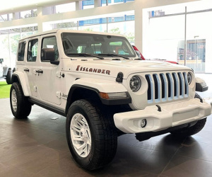 Cận cảnh Jeep Wrangler Islander hơn 3 tỷ, đầu tiên tại Việt Nam
