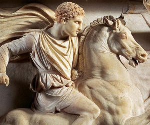 Vì sao Alexander đại đế đột ngột qua đời khi 32 tuổi?