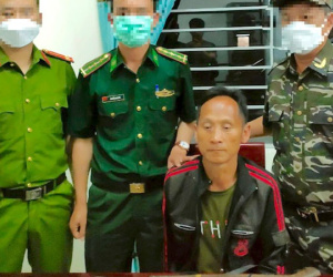 Đi buôn ma túy, mang theo 3 khẩu súng phòng thân