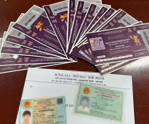 Bắt giữ 'cò vé’ đang say sưa mời khách trận chung kết bóng đá U23 Việt Nam-Thái Lan