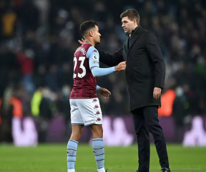 Aston Villa làm thế nào ngáng chân Man City giúp Liverpool lên ngôi?