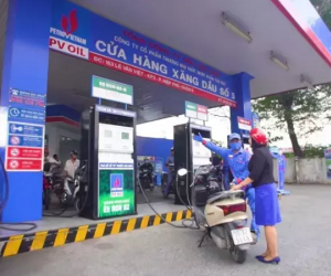 Giá xăng nguy cơ tăng gần 1.000 đồng/lít, kỷ lục đắt đỏ nhất lịch sử
