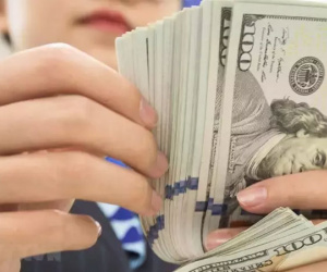Giá USD chợ đen bất ngờ tăng mạnh, lên 24.000 đồng/USD
