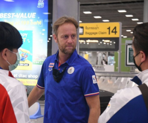 Về nước, HLV Thái Lan vẫn chưa 'nuốt trôi' thất bại trước Việt Nam tại SEA Games 31