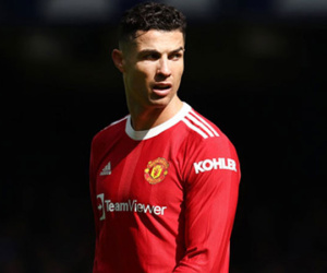 Ronaldo là nguyên nhân khiến MU chia rẽ, đẩy Cavani ra đi và ngăn Conte đến