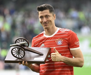 Bayern gây khó dễ cho Barca vụ chiêu mộ Lewandowski