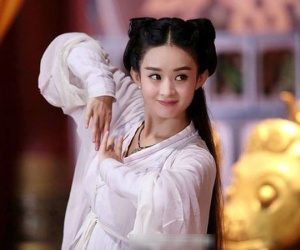 Triệu Lệ Dĩnh từng suýt mất vai diễn để đời vì thói hống hách của trợ lý, còn bị đồn là 'gái bán hoa'