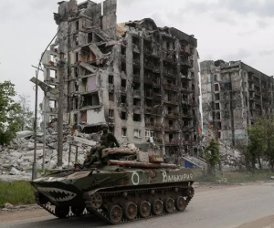 Ukraine kêu gọi viện binh cứu Donbass, Nga tuyên bố tăng doanh thu từ dầu khí