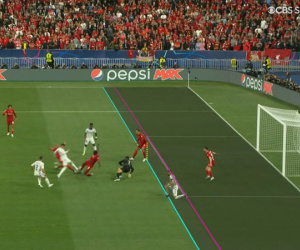 Tại sao bàn thắng của Benzema vào lưới Liverpool bị VAR từ chối?