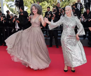 Lão bà 77 tuổi Helen Mirren khiêu vũ trên thảm đỏ Cannes gây sốt ngày cuối