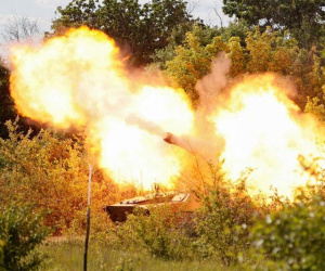 Nga oanh tạc dữ dội miền đông Ukraine, Ba Lan nhất trí chuyển pháo cho Kiev