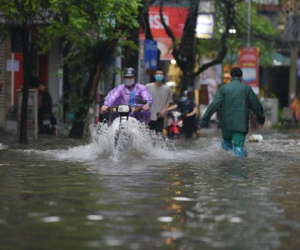 Sau cơn mưa lớn kỷ lục 36 năm ở Hà Nội chiều qua, miền Bắc tiếp tục có mưa