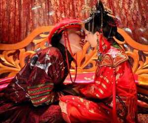 Tại sao Hoàng hậu bắt buộc phải ăn sủi cảo trước khi tận hưởng đêm 'hoan lạc' đầu tiên với Hoàng đế?