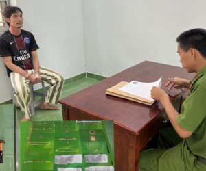 Chồng cạy két sắt trộm tiền của vợ