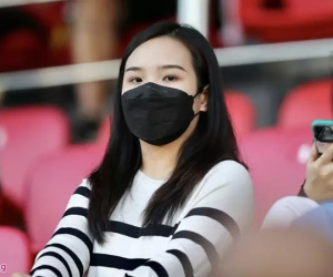 Vợ Công Phượng hiếm hoi lộ diện sau sinh, giữ thói quen khó bỏ