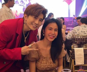 Ca sĩ Thủy Tiên hiếm hoi xuất hiện trong tiệc sinh nhật Chi Dân, nhan sắc qua ống kính camera thường đẹp không góc chết