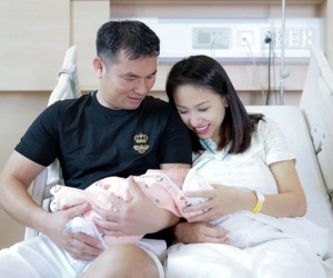 Vân Hugo xúc động khi đọc lời nhắn của con trai gửi cho em gái mới chào đời