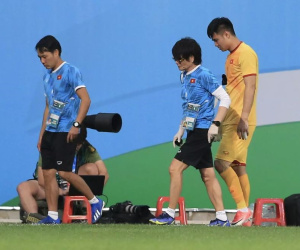 Văn Toản trật khớp ngón tay, nguy cơ chia tay VCK U23 châu Á