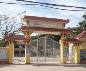 Anh trai tâm thần 'dìm' em gái chết đuối tại bể bơi trường tiểu học