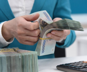 Hỗ trợ lãi suất 2%: Cảnh giác với nợ xấu, không hạ chuẩn cho vay