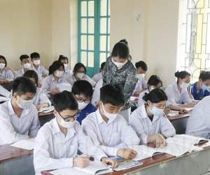 Hồ sơ dự thi vào lớp 10 tư thục ở Hà Nội tăng vọt