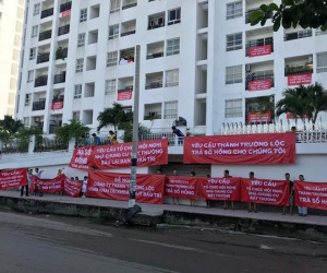 Dân ở chung cư mòn mỏi chờ 'sổ hồng'