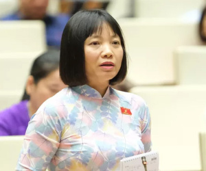 Đại biểu chất vấn giá xăng tăng cao, Bộ trưởng Tài chính nói vẫn rẻ hơn Lào 11.000 đồng/lít