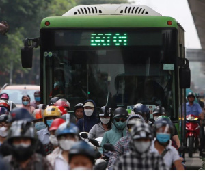Buýt nhanh BRT 'một mình một đường' chỉ làm giao thông thêm ùn tắc
