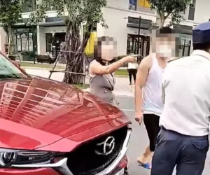Đỗ xe sai quy định, cặp vợ chồng lao vào đánh tới tấp bảo vệ khu đô thị khi bị nhắc nhở