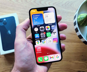 iPhone tăng lên mức 6.000 USD nếu Apple không ngừng tăng giá