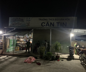 Tự tưới xăng vào người rồi châm lửa đốt, người người phụ nữ chết cháy trước căng tin trường cấp 2