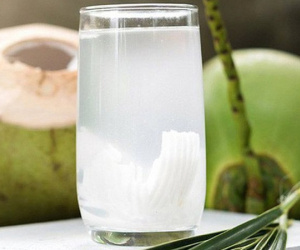 Nước dừa là 'thần dược' mùa nắng nóng nhưng uống vào 5 thời điểm này độc như 'thạch tín' bỏ ngay còn kịp