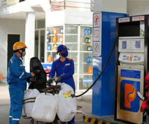 Nóng việc mua xăng từ Malaysia, dự trữ xăng dầu của doanh nghiệp: Bộ Công Thương nói gì?
