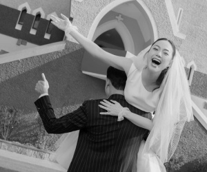 'Nối gót' Ngô Thanh Vân, Minh Hằng khoe ảnh cưới trên bìa tạp chí, đây là điểm khác biệt