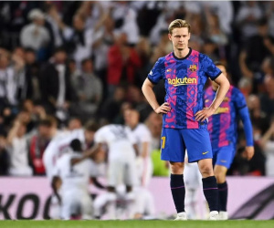 De Jong giữa ngã 3 đường: Ở Barca khó, đến MU không dễ