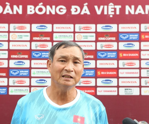 HLV Mai Đức Chung lần đầu lên tiếng về trận giao hữu lịch sử với Pháp