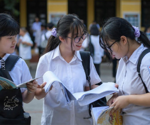 Học sinh Hà Nội thi lớp 10 dưới áp lực ‘tỉ lệ chọi cao chưa từng thấy’