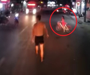 Hành động nhỏ trên đường của người đàn ông khiến dân mạng đua nhau 'thả tim'