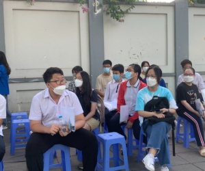 Hình ảnh trước giờ thi môn Toán vào lớp 10 ở Hà Nội sáng 19/6